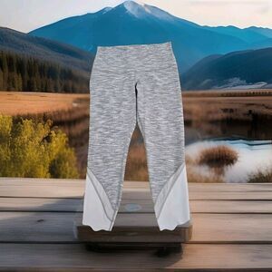 Lululemon Pants Womens 6 Gray Crop Capri Wunder Under High Rise Leggings